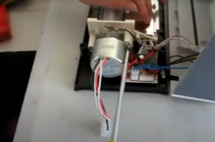 3891 & 3892 laminatör, film sıkıştığında motorları değiştirir