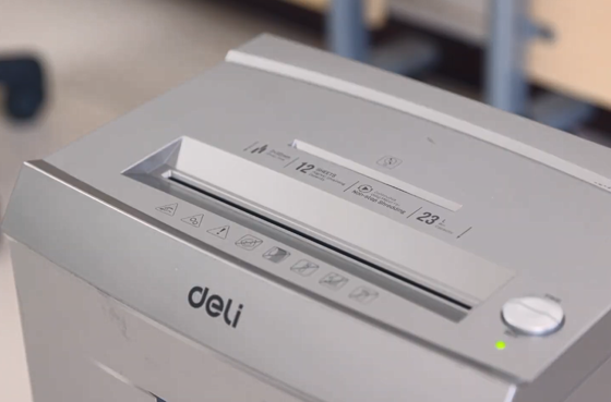 01 Deli ET095 kağıt parçalayıcı