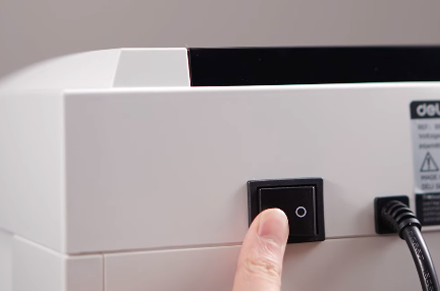 Deli E9952 büyük parçalayıcı