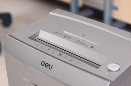 Deli ET095 kağıt parçalayıcı