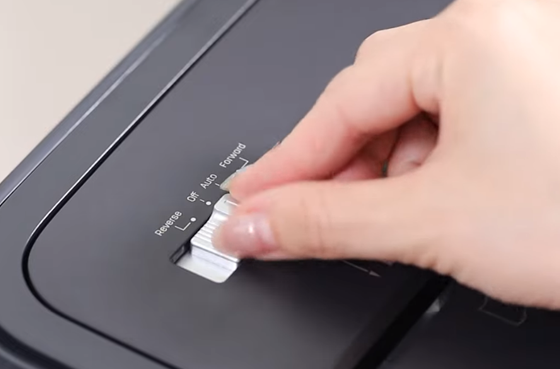 01 Deli E9939 taşınabilir kağıt parçalayıcı