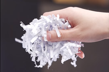 Deli E9947 kağıt parçalayıcı